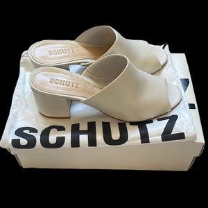 SCHUTZ  Timon Pearl Mule size 7B USA for Women.